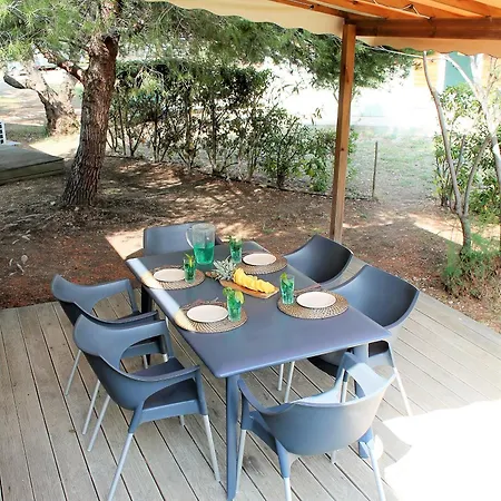 Campsite Domaine De *